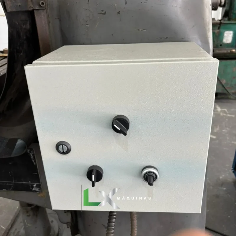 FRESADORA FERRAMENTEIRA ZEMA FFR 250 - COM INVERSOR (6)