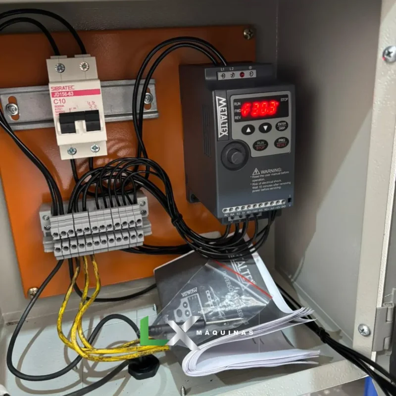 FRESADORA FERRAMENTEIRA ZEMA FFR 250 - COM INVERSOR (7)