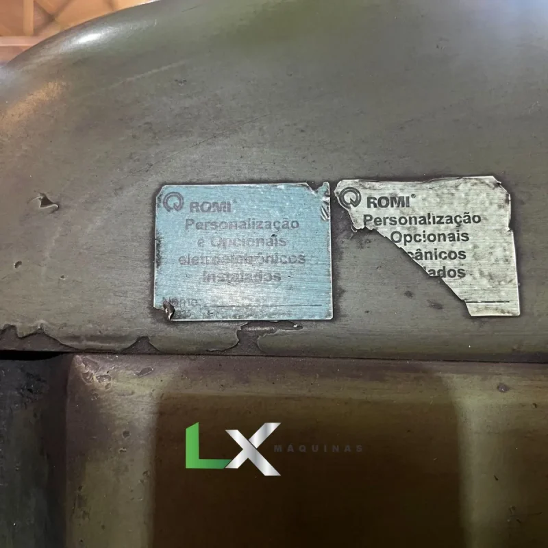 FRESADORA UNIVERSAL ROMI U30 COMPLETA (2)_11zon