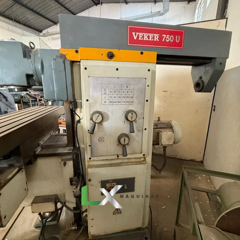FRESADORA UNIVERSAL VEKER U-750 - COM AVANÇO AUTOMÁTICO NOS 3 EIXOS (3)