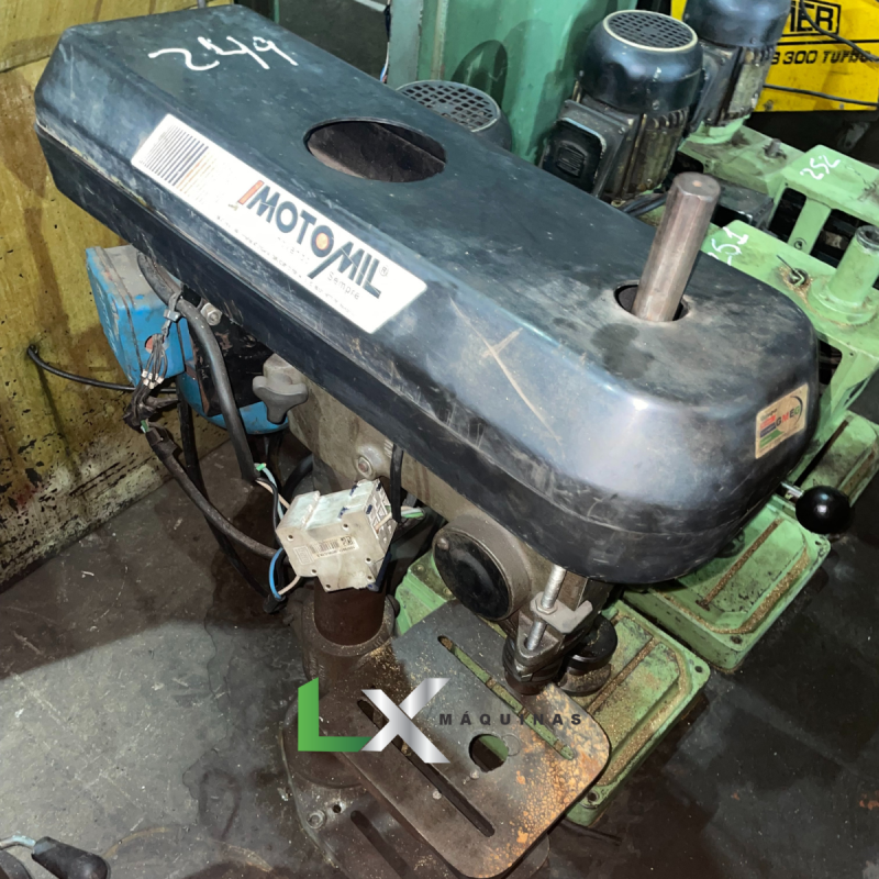 FURADEIRA DE BANCADA MOTOMIL FB-160 TRIFÁSICO (1)