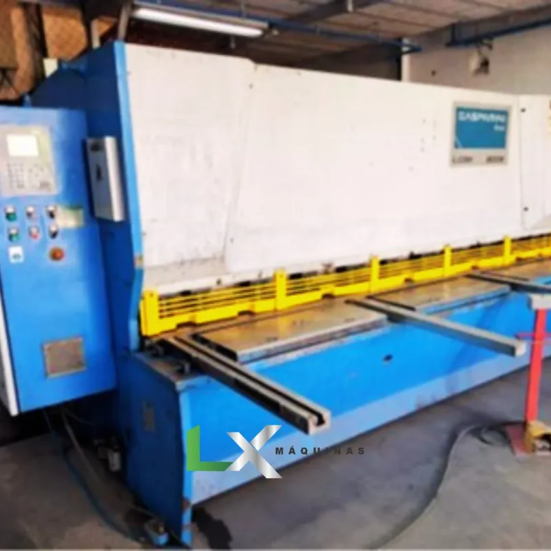 GUILHOTINA HIDRAULICA CN GASPARINI LGSK 3008 - 8 X 3000MM - ANO 2012 (1)