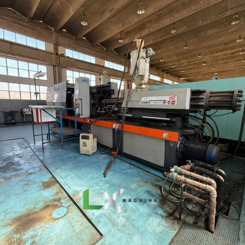 INJETORA DE PLASTICO SANDRETTO ADVANCED 440TON - ANO 2000 (2)