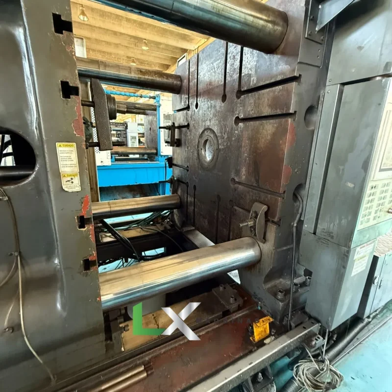INJETORA PARA PLASTICOS - DIPLOMAT - SPAZIO CD600V - 600 TONS - ANO 2010 (1)