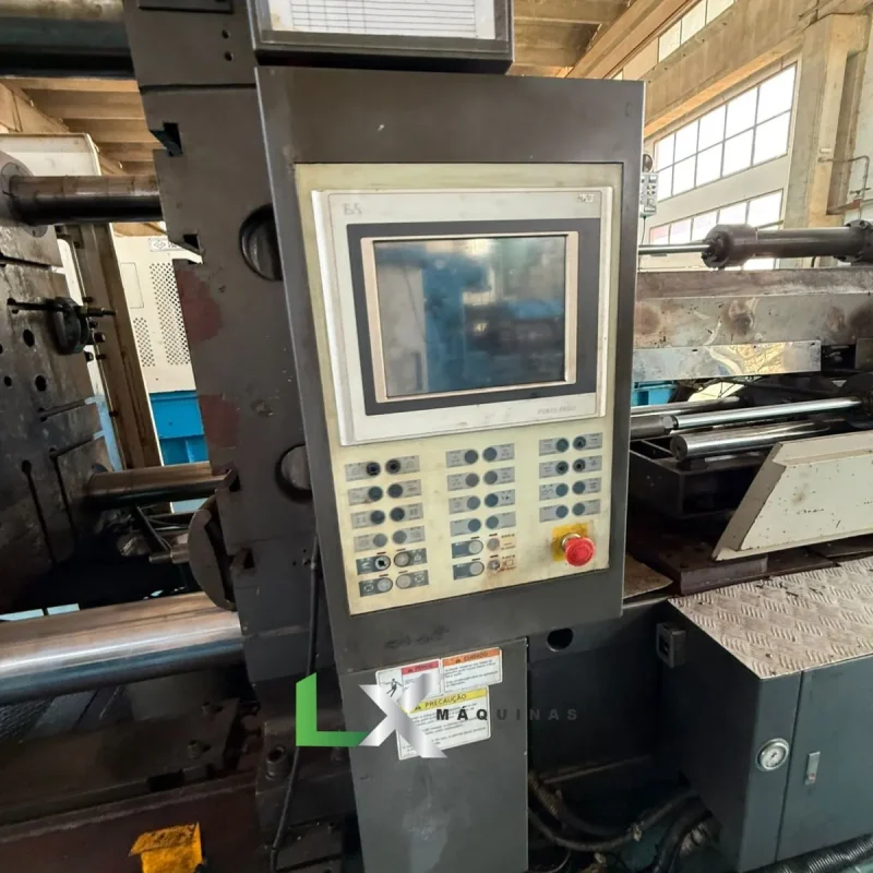 INJETORA PARA PLASTICOS - DIPLOMAT - SPAZIO CD600V - 600 TONS - ANO 2010 (4)