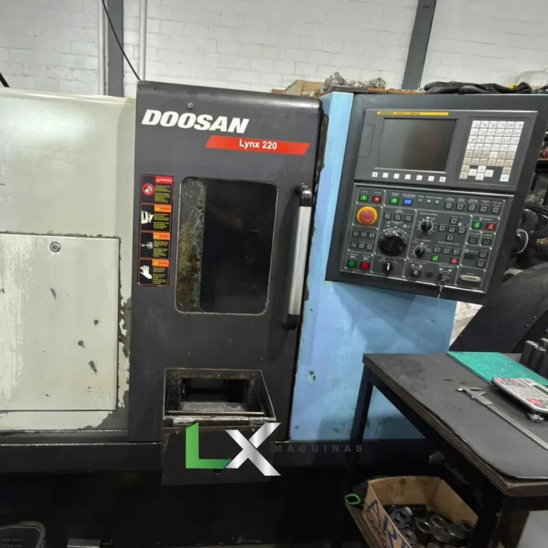 TORNO CNC DOOSAN LYNX220 - FANUC - ANO 2011 (2)