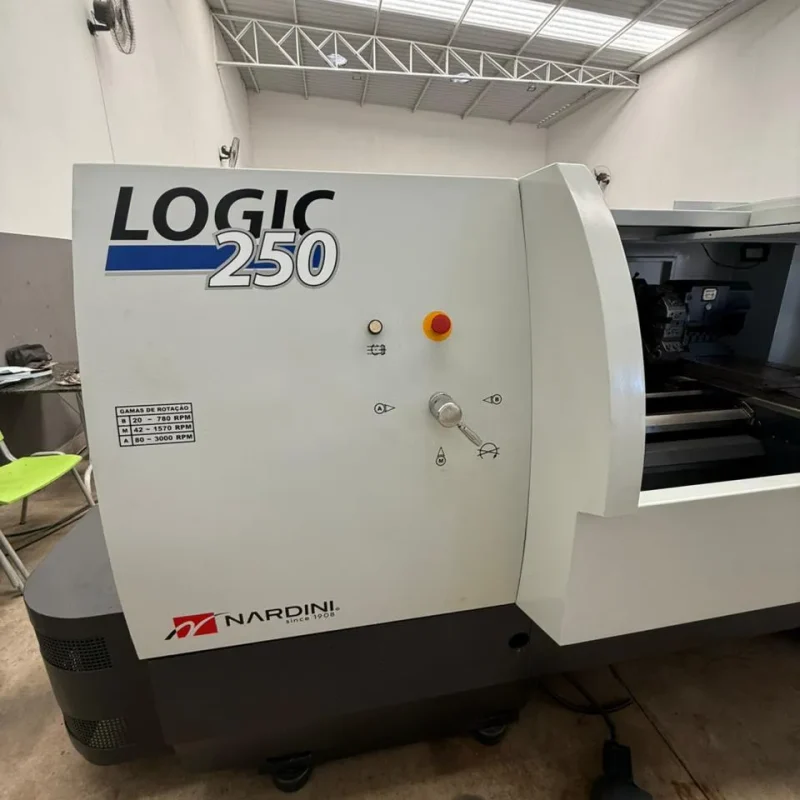 TORNO CNC NARDINI LOGIC 500 X 1000 MM - ANO 2008 COM TRANSPORTADOR DE CAVACOS (3)