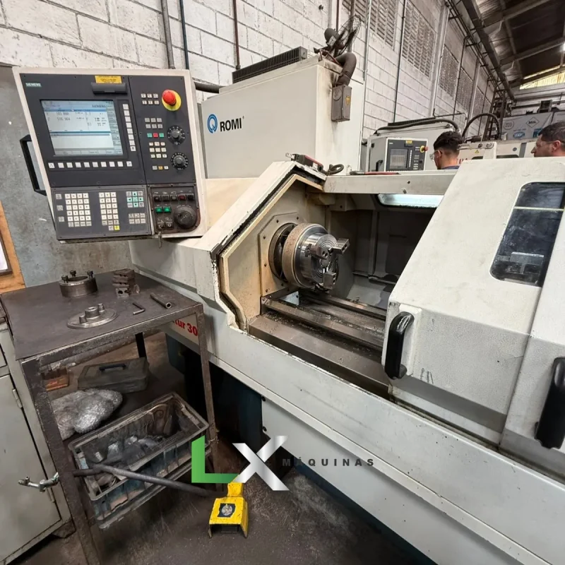 TORNO CNC ROMI CENTUR 30D - 430 X 1000 MM - SIEMENS - ANO 2011 (4)