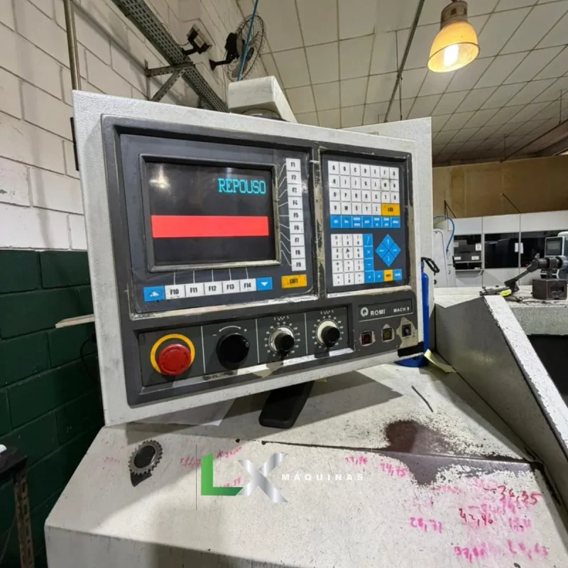 TORNO CNC ROMI CENTUR 30D COM TRASNPORTADOR DE CAVACOS – MACH 9 – 430 X 1000 MM (5)