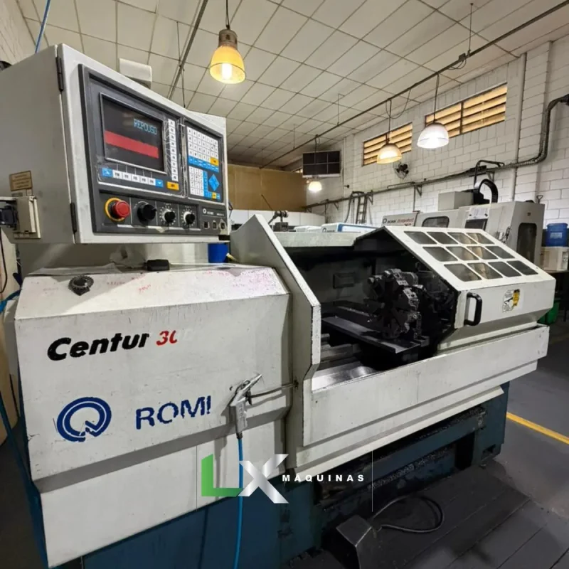 TORNO CNC ROMI CENTUR 30D COM TRASNPORTADOR DE CAVACOS – MACH 9 – 430 X 1000 MM (9)