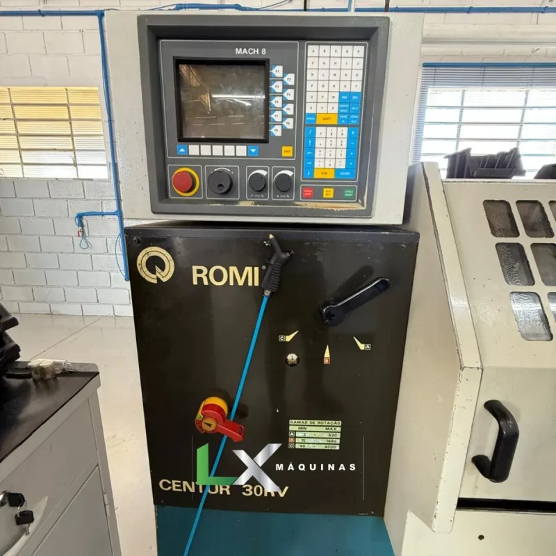 TORNO CNC ROMI CENTUR 30RV - MACH 8 - TORRE 8 POSIÇOES (12)