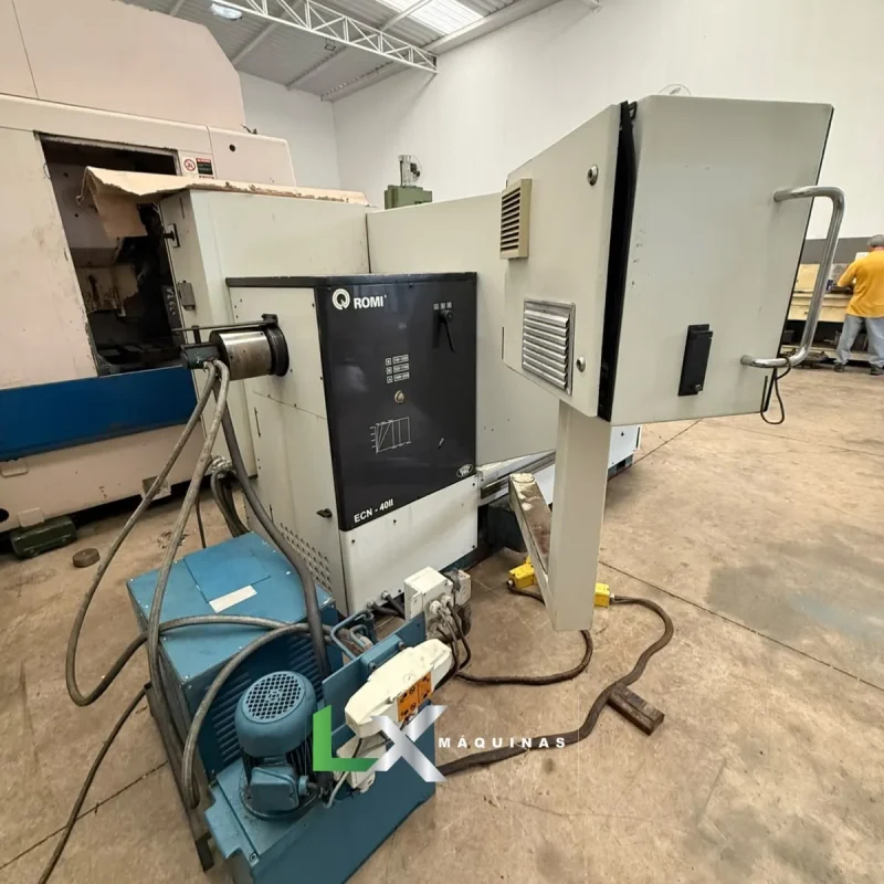 TORNO CNC ROMI ECN40II HIDRAULICO - FAGOR - COM TRANSPORTADOR DE CAVACOS (4)