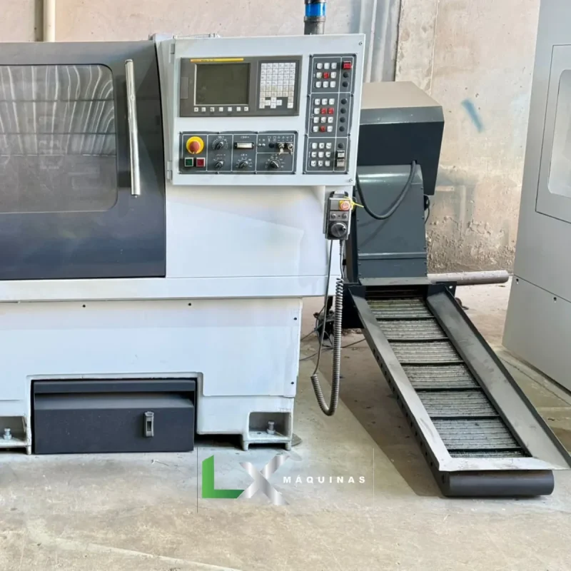 TORNO CNC SINITRON LT 52 - 215 X 520 MM - FANUC - 2007 (4)