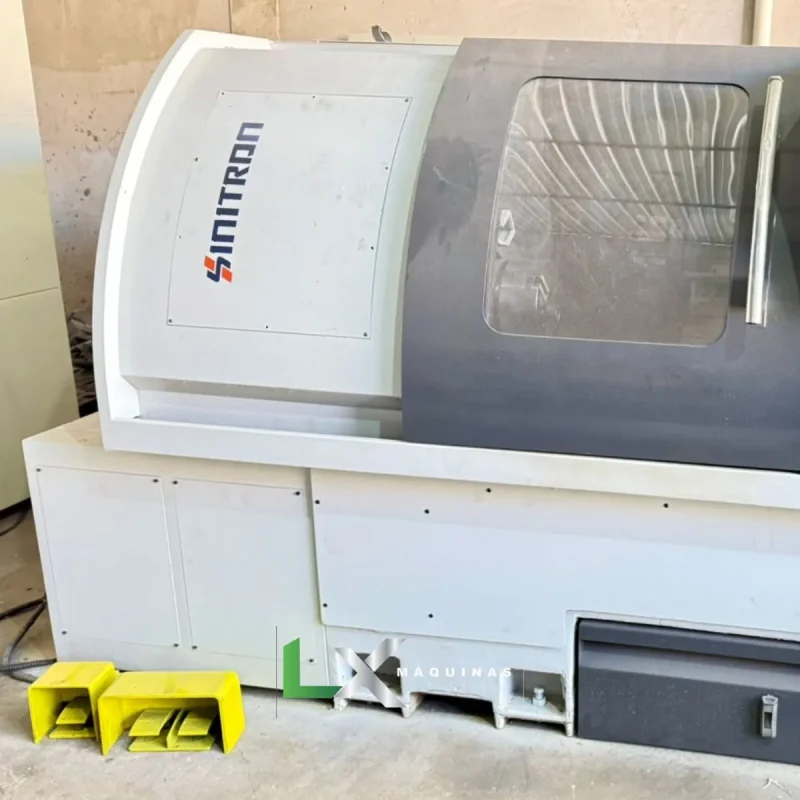 TORNO CNC SINITRON LT 52 - 215 X 520 MM - FANUC - 2007 (8)
