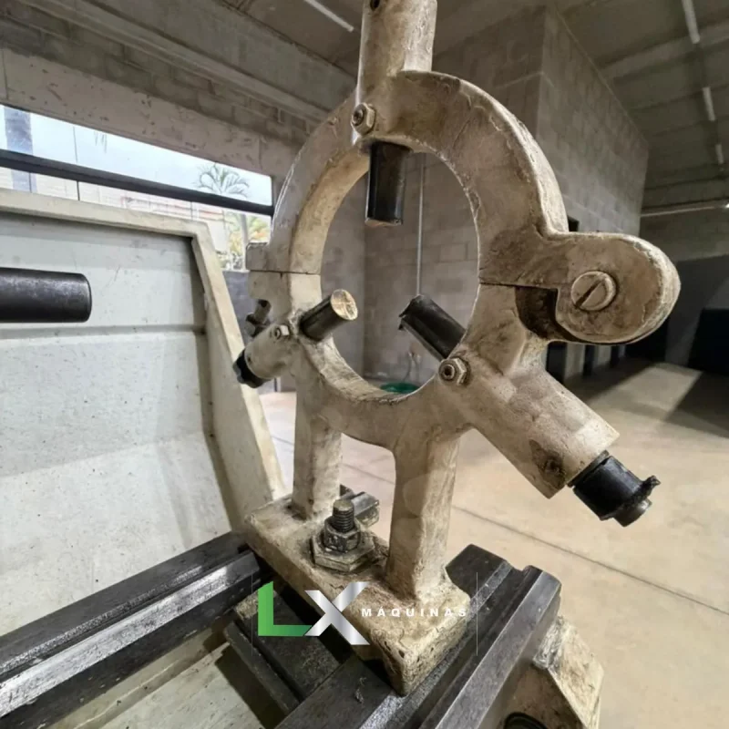 TORNO MECANICO CLEVER C0632A - 330 X 1000MM (6)