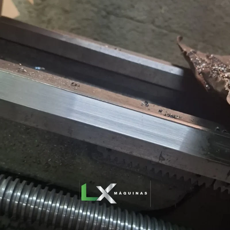 TORNO MECÂNICO NARDINI 220M III - 500 X 1500 MM (2)