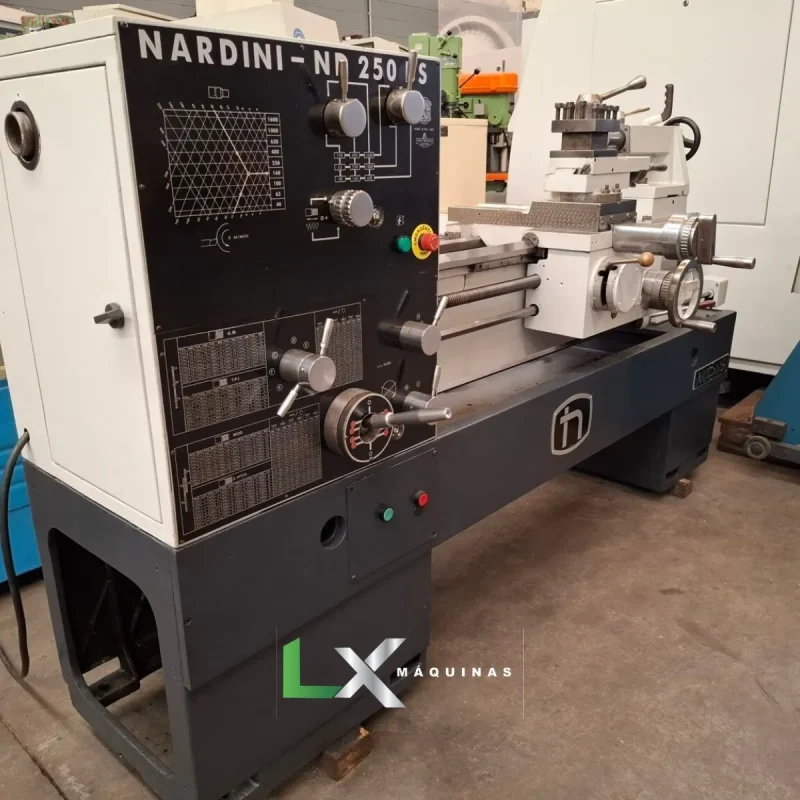 TORNO MECÂNICO NARDINI ND-250BS - 1000 X 500 MM (REFORMADO) (1)