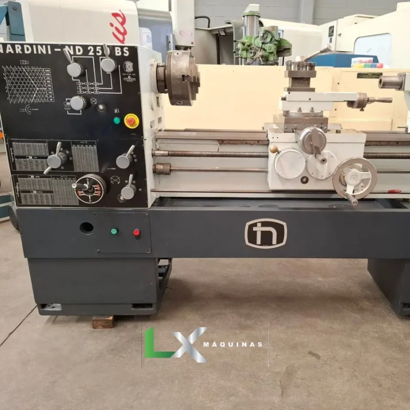 TORNO MECÂNICO NARDINI ND-250BS - 1000 X 500 MM (REFORMADO) (3)