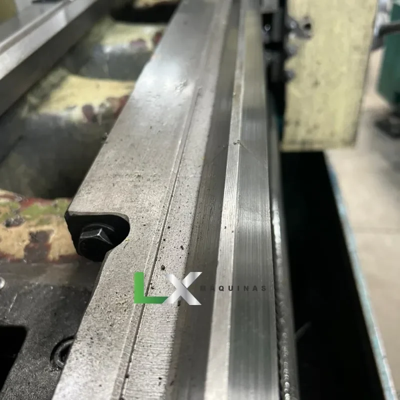 torno-mecanico-sinitron-si5020-500-x-2000-mm-lx-maquinas